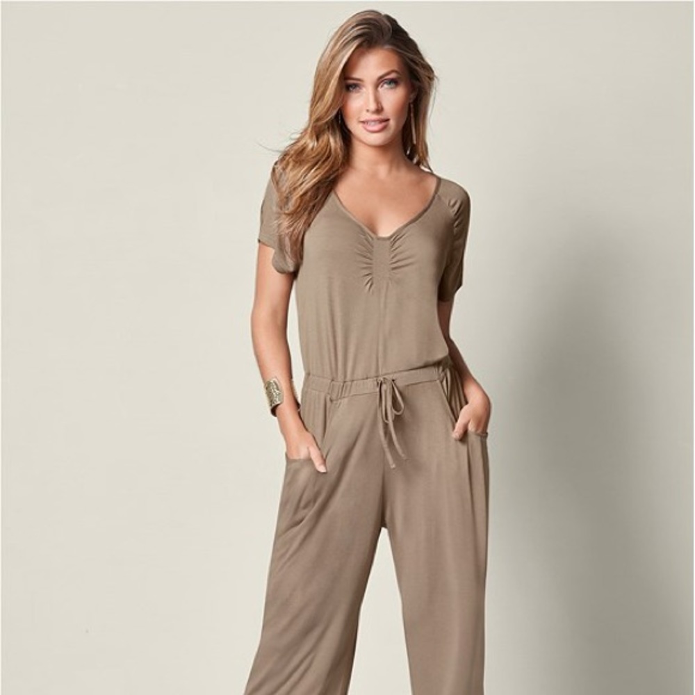 DRAWSTRING WAIST JUMPSUIT-NWOT